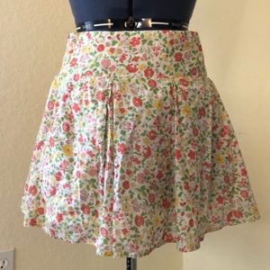 AE mini skirt with separate lining , buttoned & smocked waistband. Size Medium
